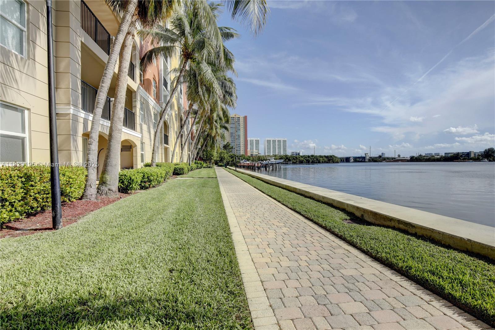 PORTO BELLAGIO CONDO - Residential