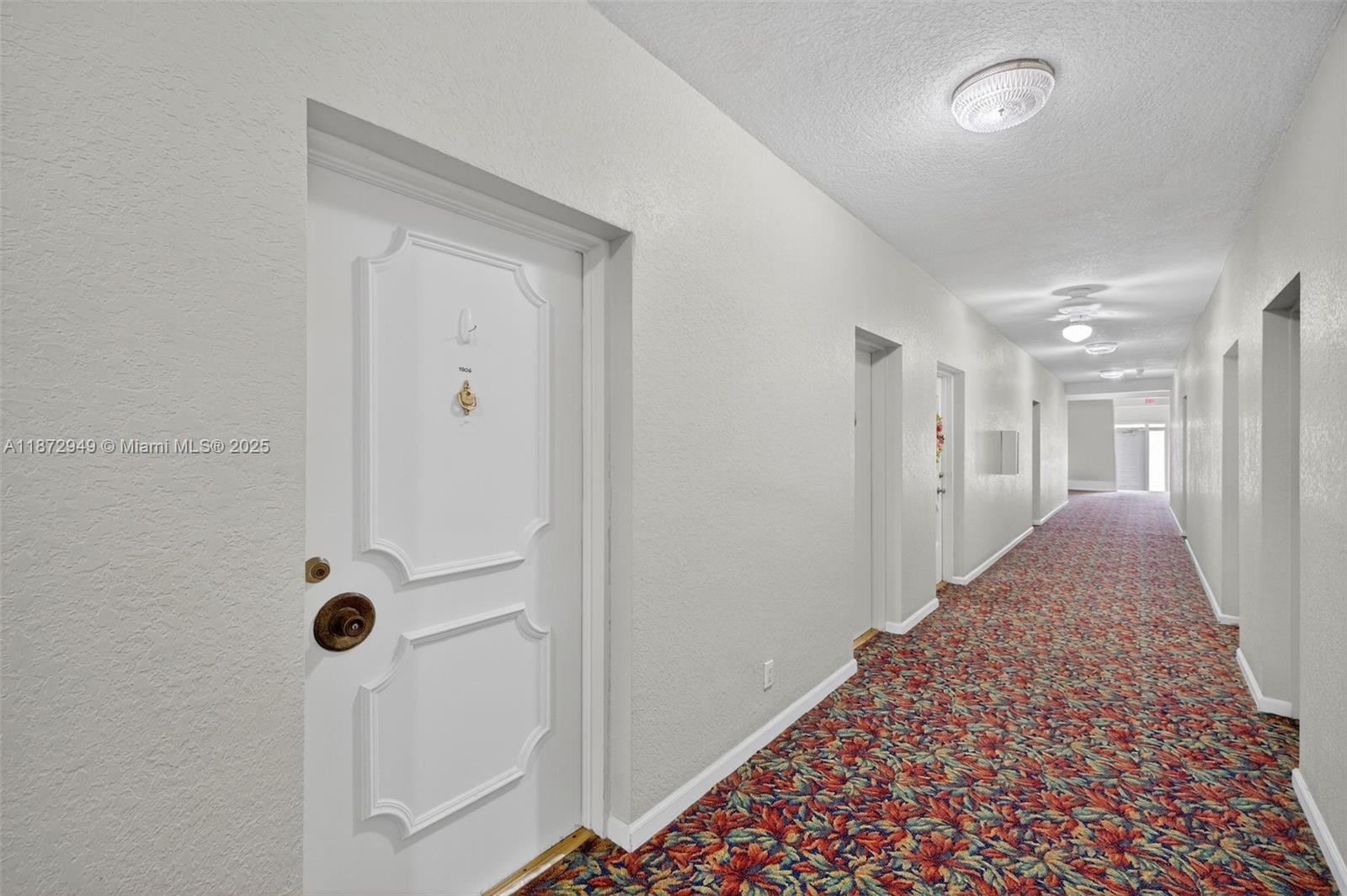 2261 NE 67th St 1806