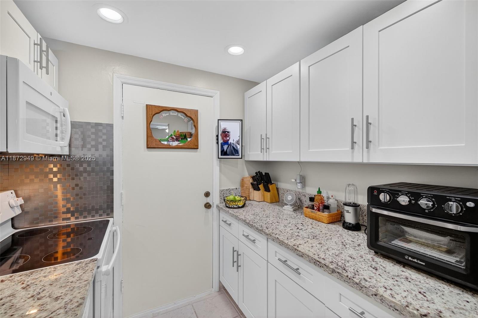 IMPERIAL POINT COLONNADES - Residential