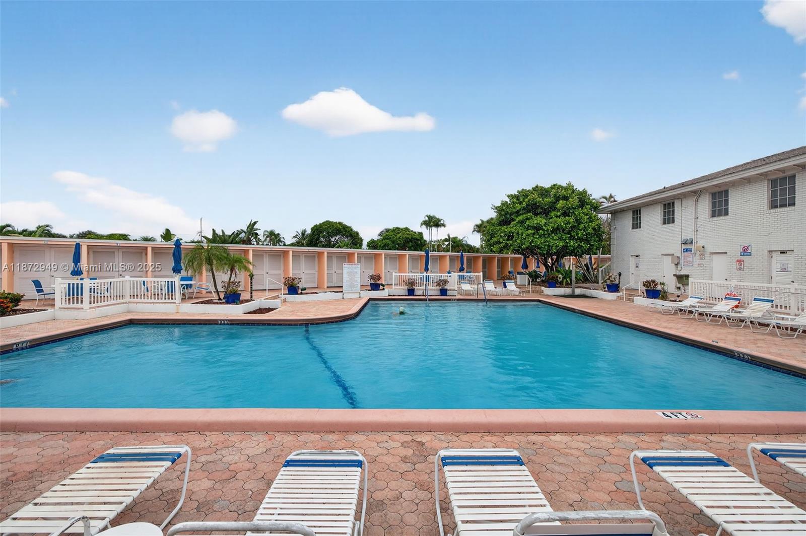 IMPERIAL POINT COLONNADES - Residential