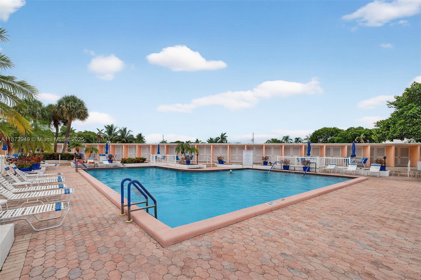 IMPERIAL POINT COLONNADES - Residential