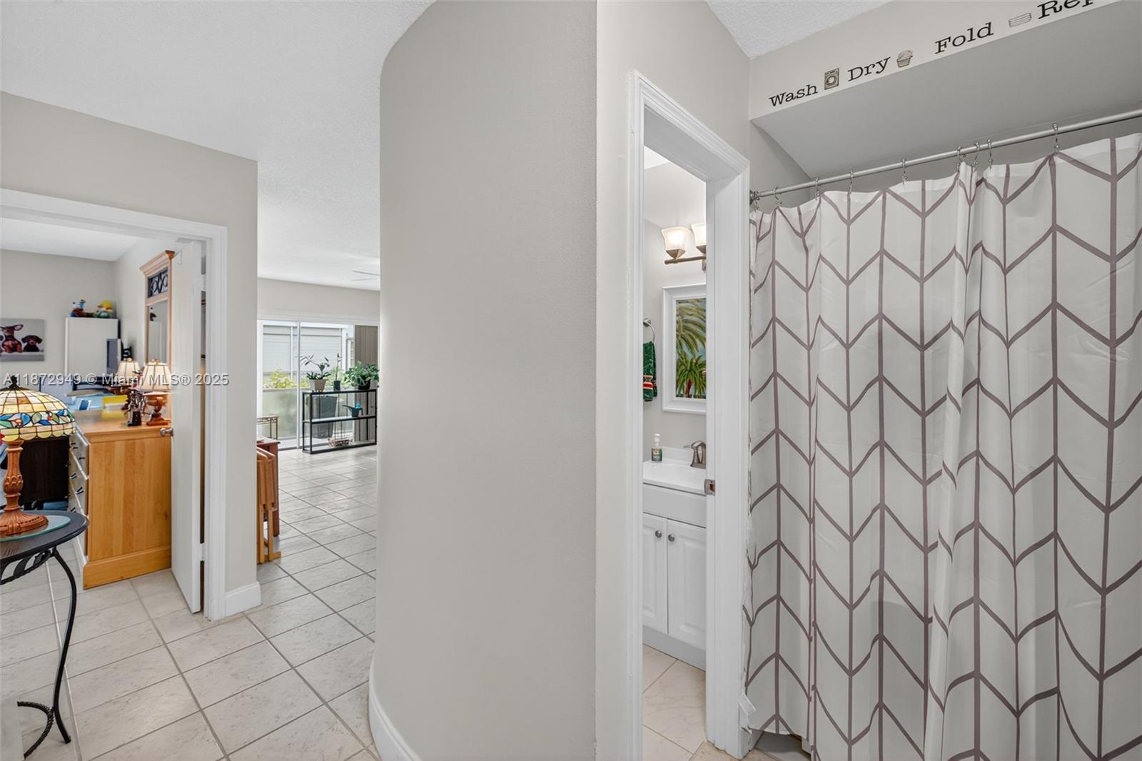 IMPERIAL POINT COLONNADES - Residential