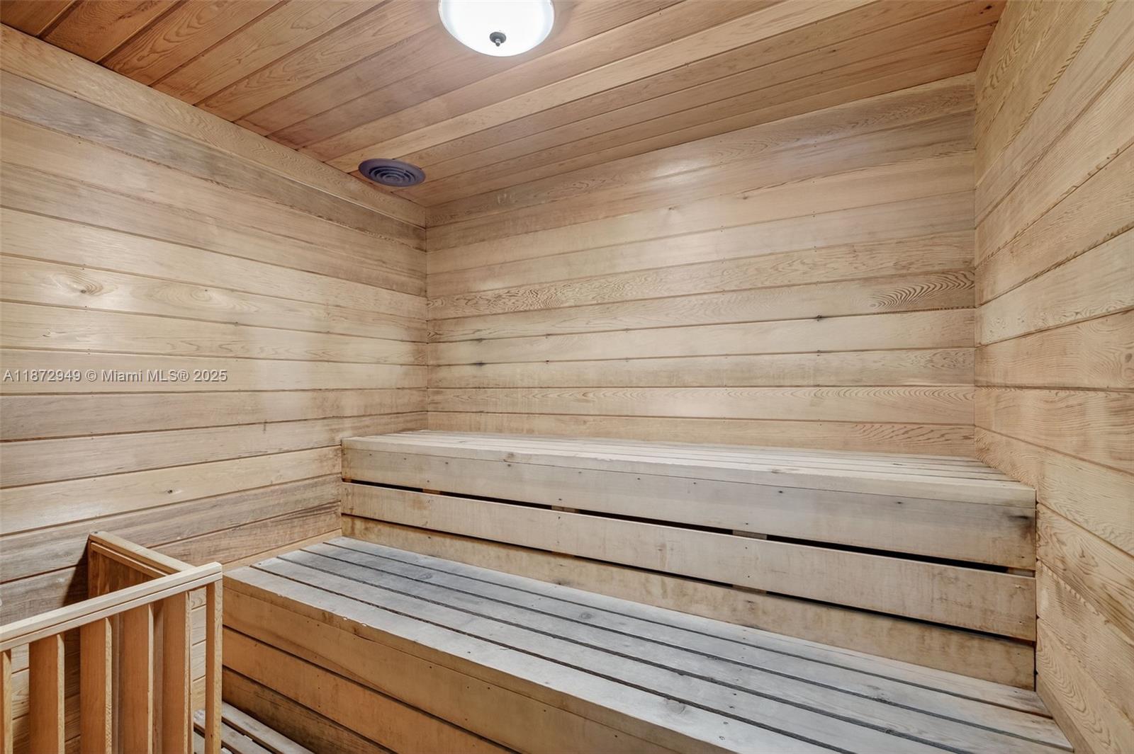 IMPERIAL POINT COLONNADES - Residential