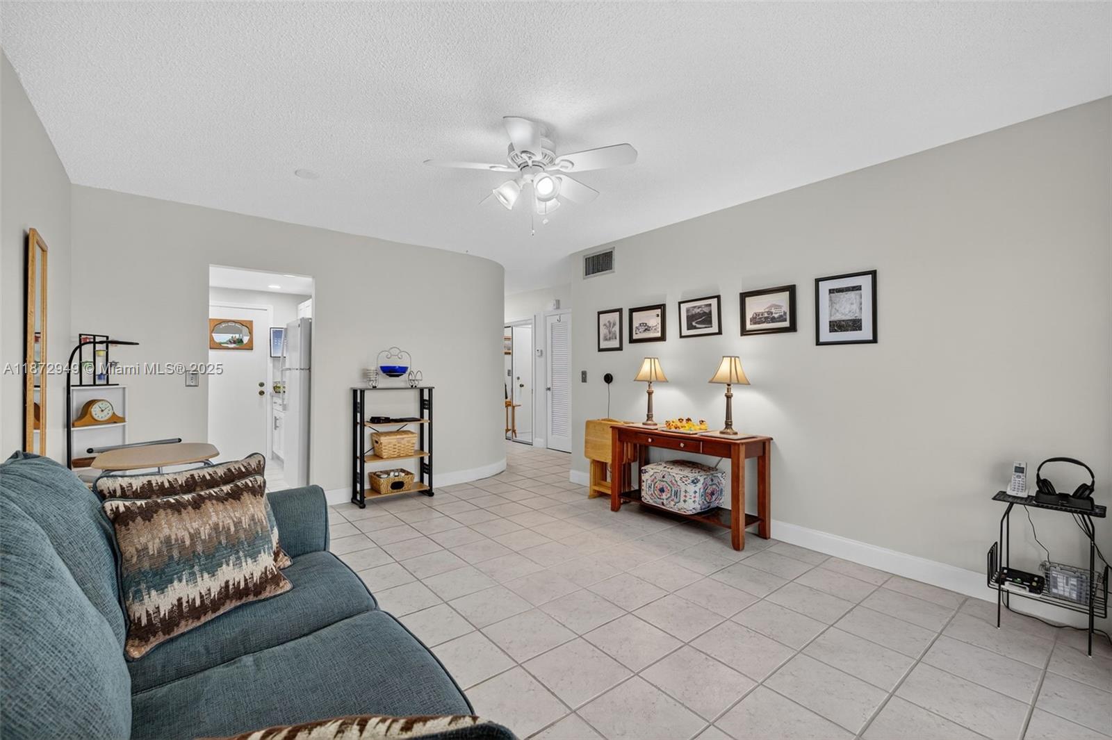 IMPERIAL POINT COLONNADES - Residential