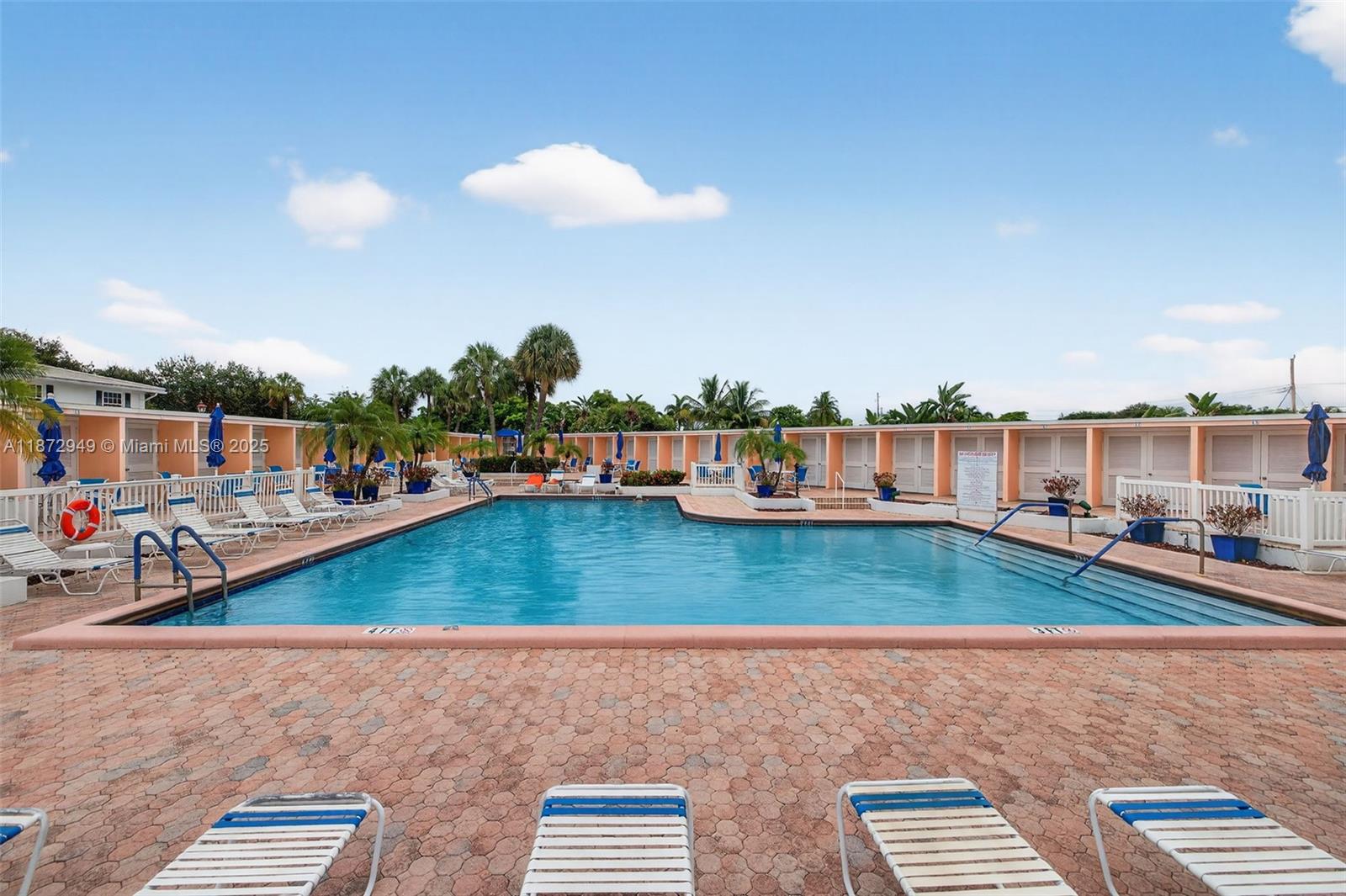 IMPERIAL POINT COLONNADES - Residential