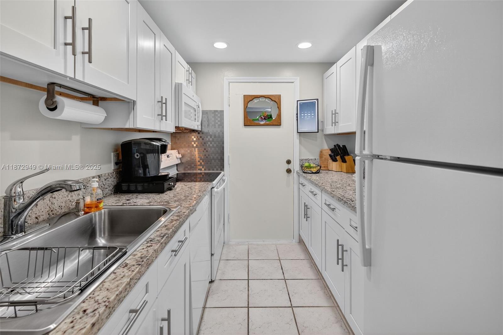 IMPERIAL POINT COLONNADES - Residential