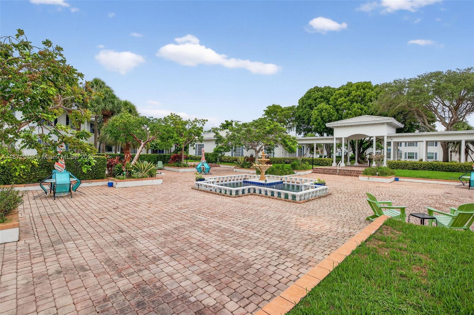 IMPERIAL POINT COLONNADES - Residential