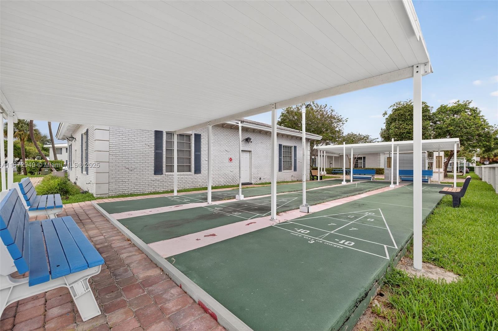 IMPERIAL POINT COLONNADES - Residential