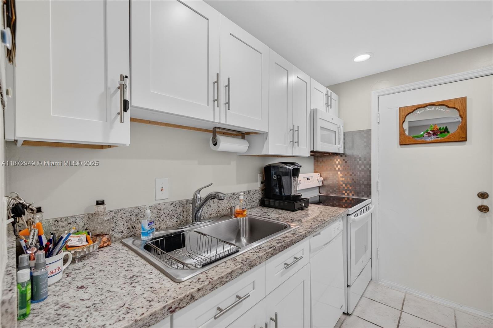 IMPERIAL POINT COLONNADES - Residential