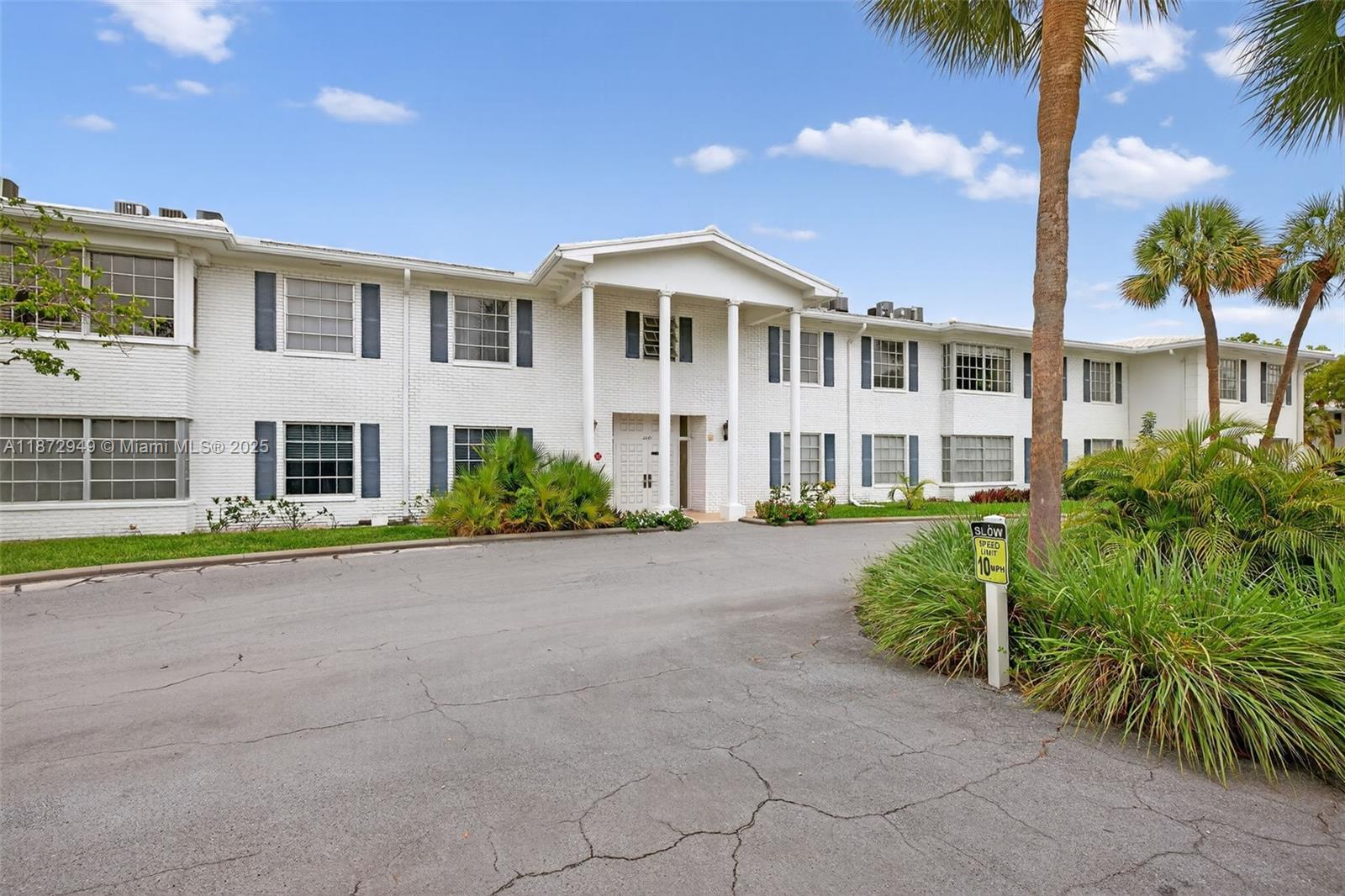 IMPERIAL POINT COLONNADES - Residential