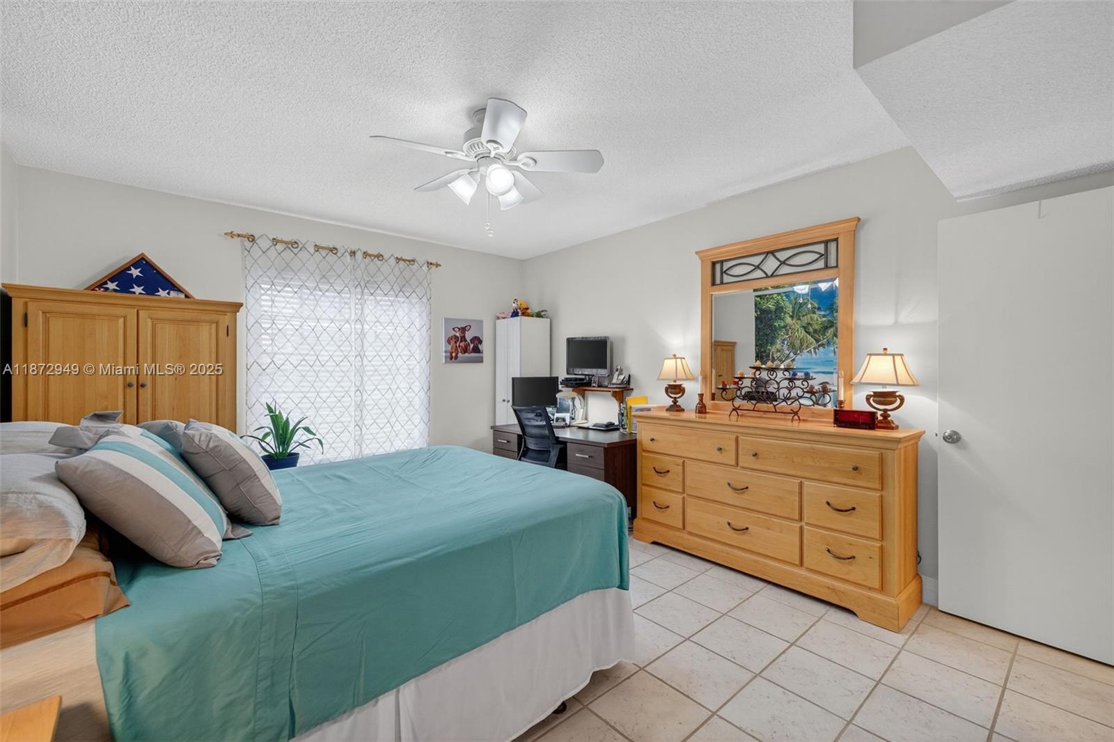 IMPERIAL POINT COLONNADES - Residential