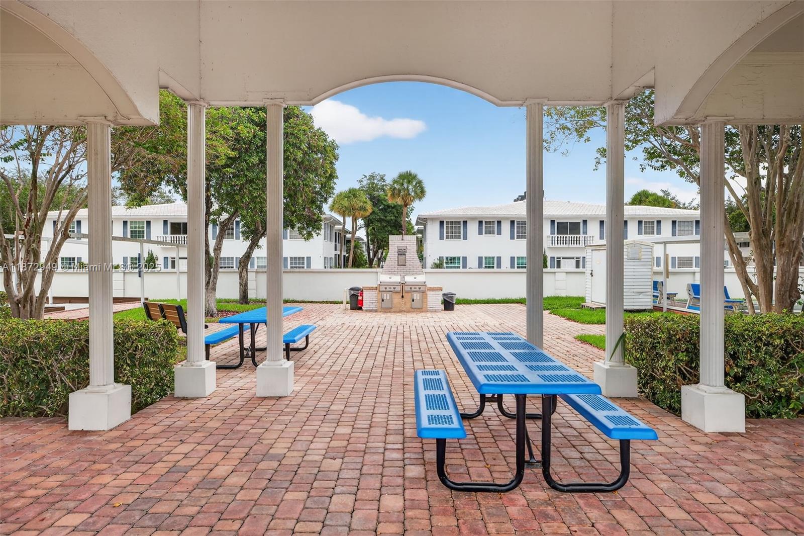 IMPERIAL POINT COLONNADES - Residential