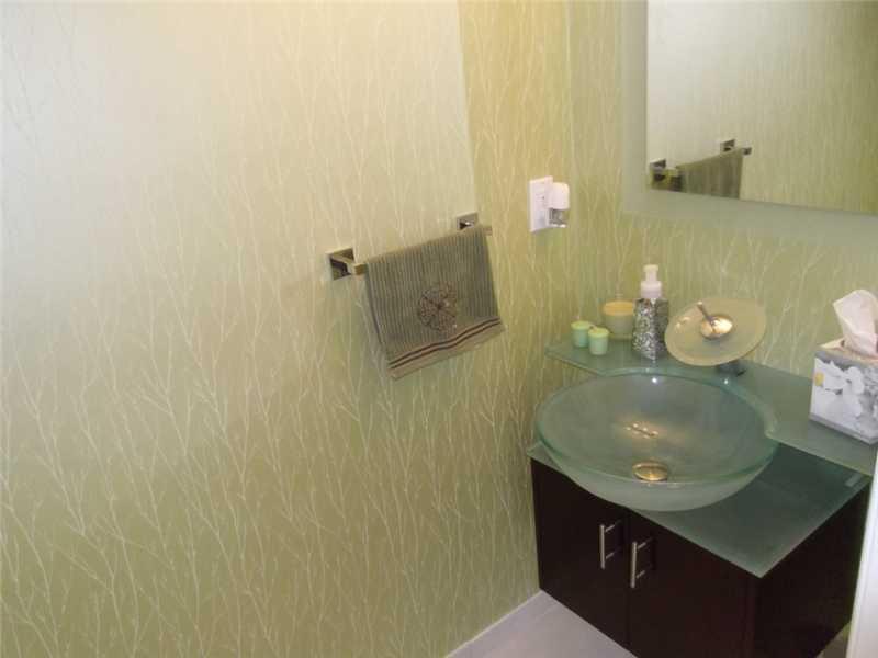 DORAL ISLES NORTH SECTION - Residential Lease