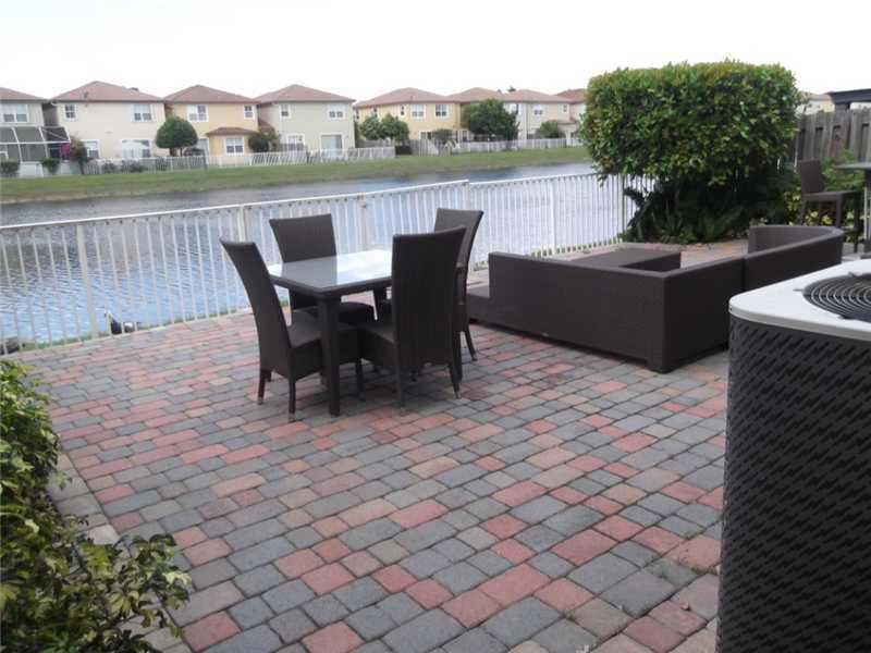 DORAL ISLES NORTH SECTION - Residential Lease