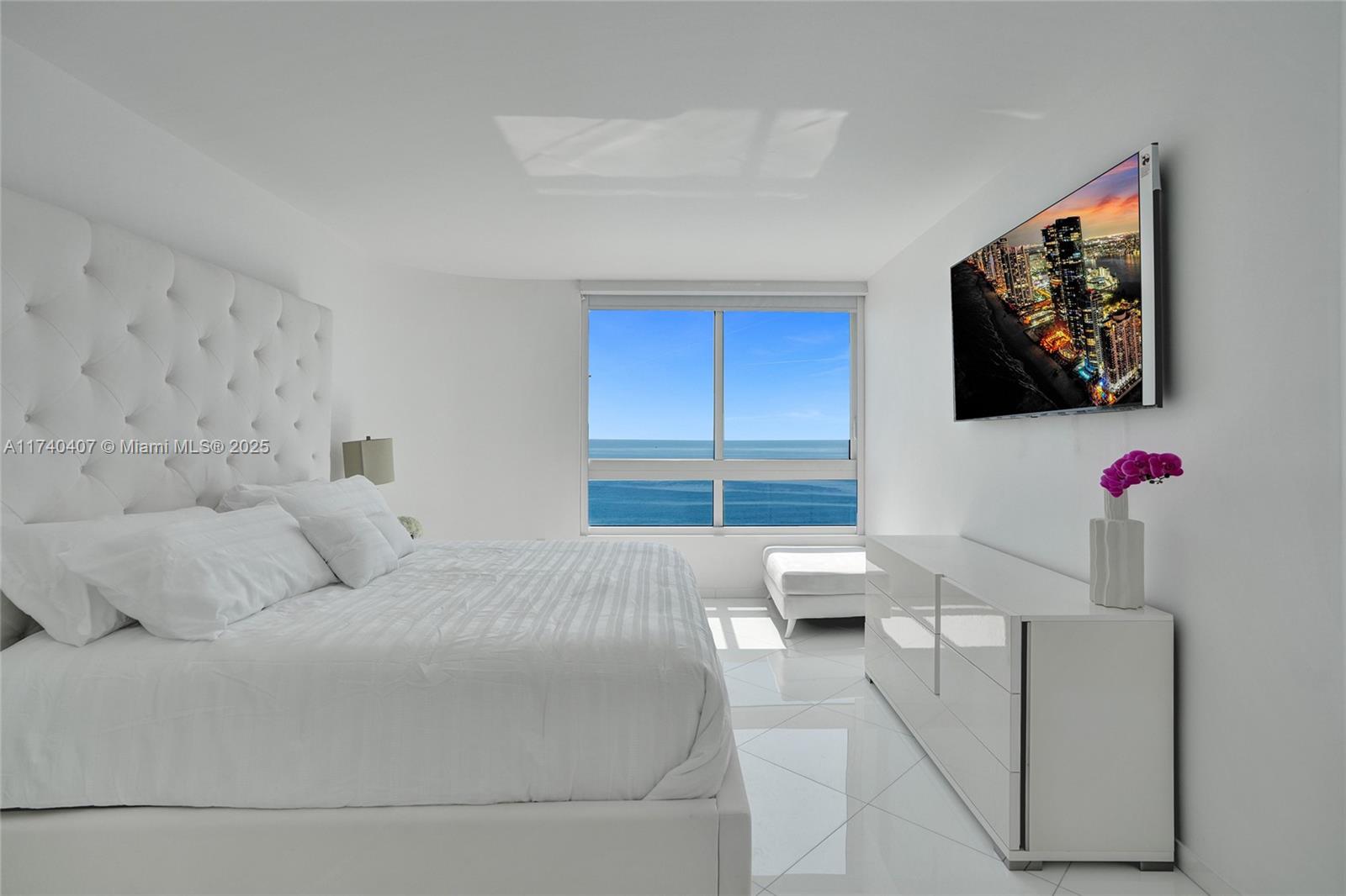 AKOYA CONDO - Residential