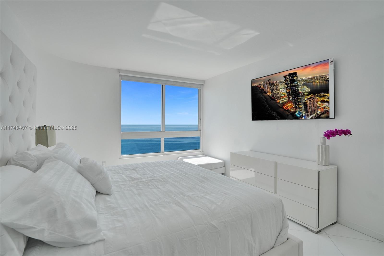 AKOYA CONDO - Residential