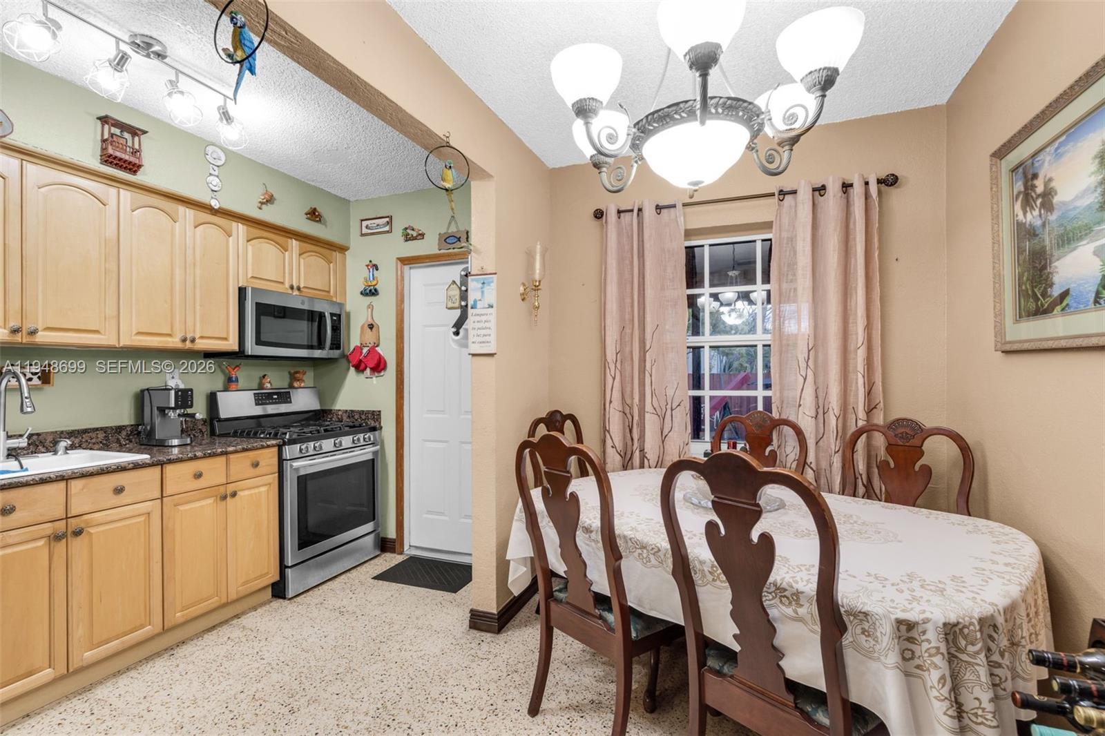 SOUTH BAY ESTATES - Residential Income