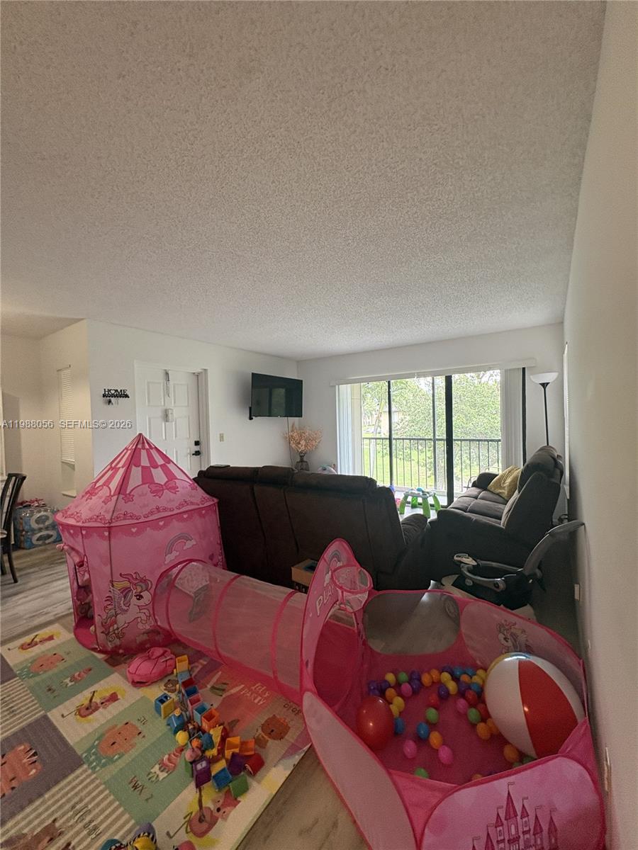 PINE RIDGE NORTH VILLAGE - Residential