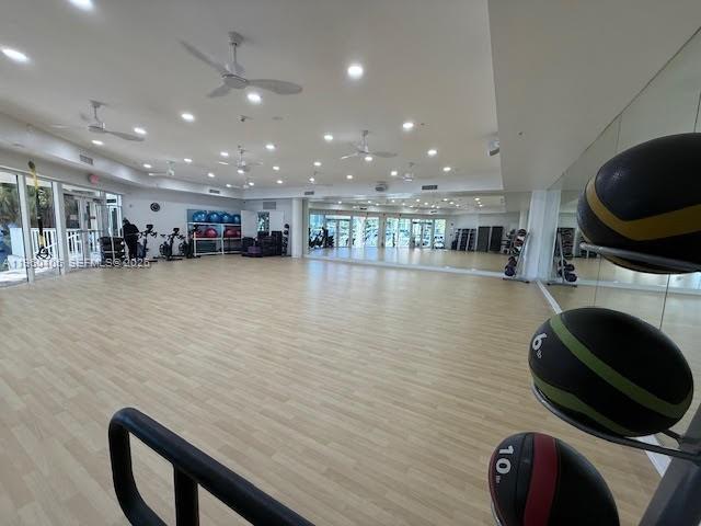 AVENTURA MARINA CONDO NUM - Residential