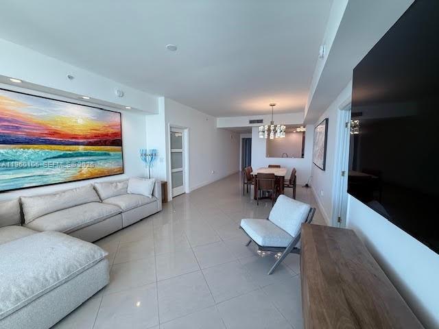 3330 NE 190th St 1815