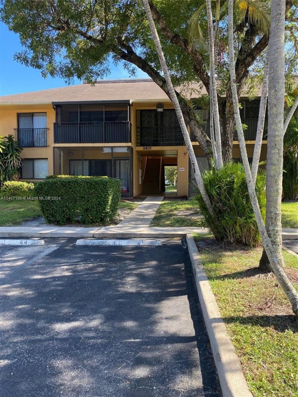 Photo of 5831 Washington St #44, Hollywood, FL 33023 (MLS # A11467186)