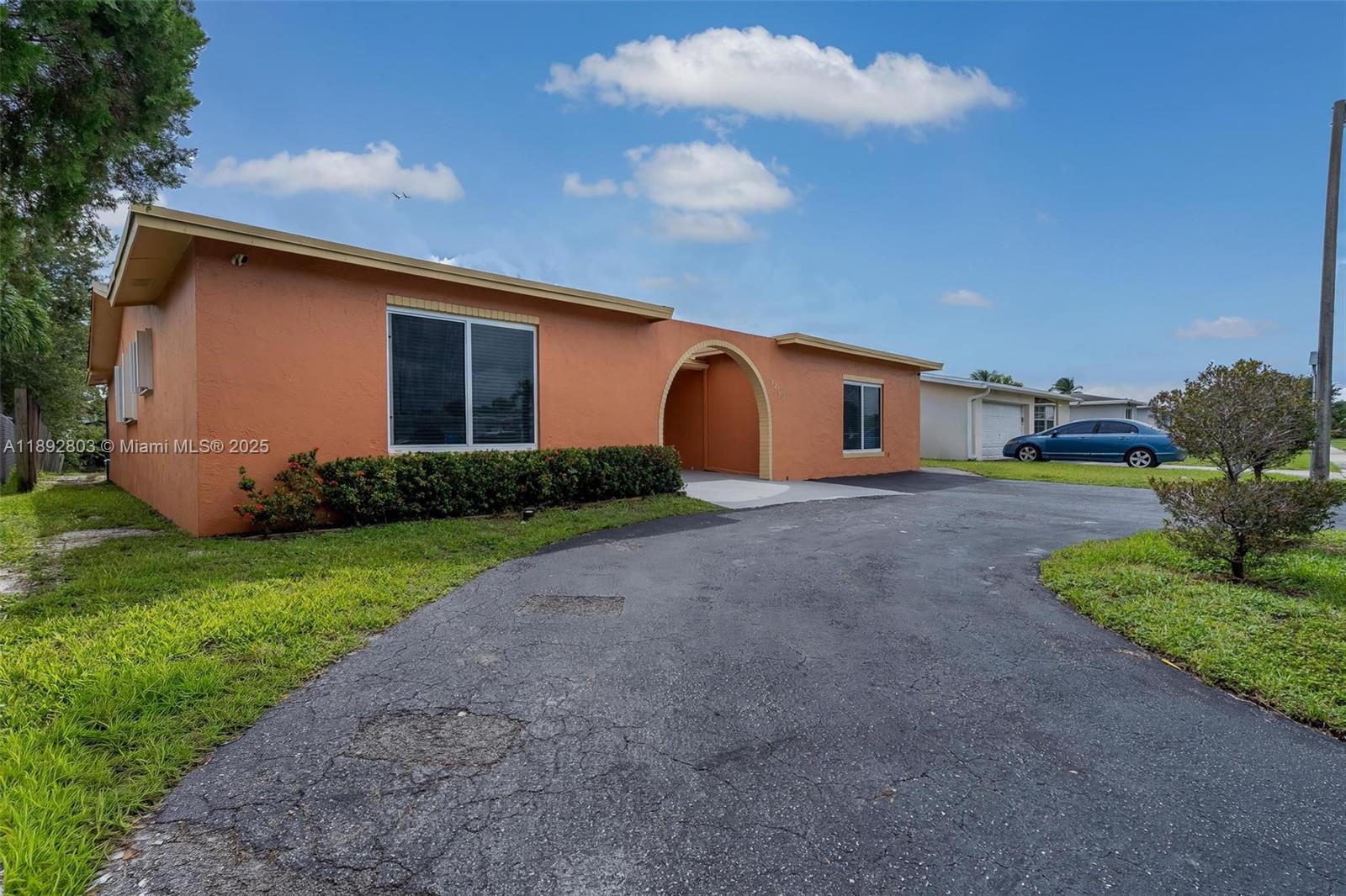 SUNRISE GOLF VILLAGE SEC - Residential