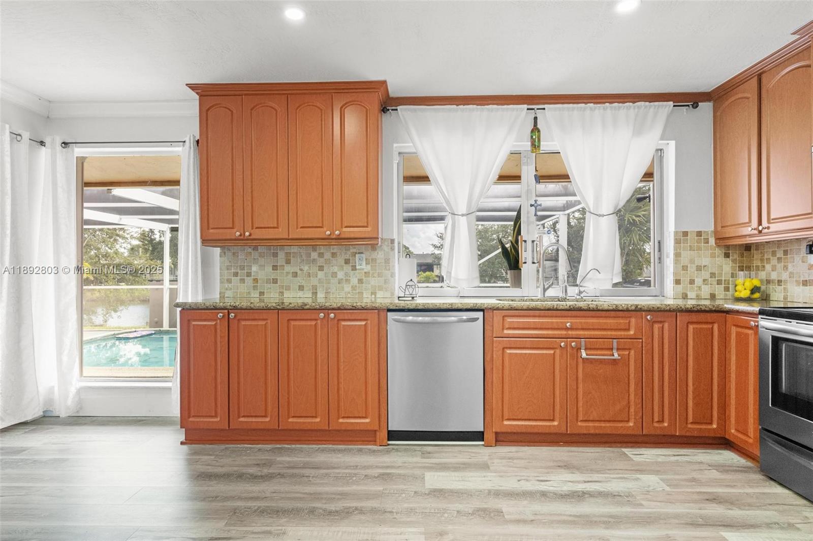 SUNRISE GOLF VILLAGE SEC - Residential