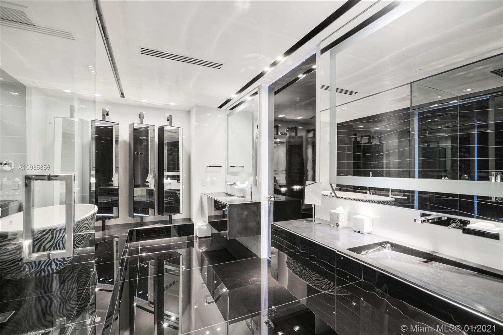 CONTINUUM ON SOUTH BEACH - Residential