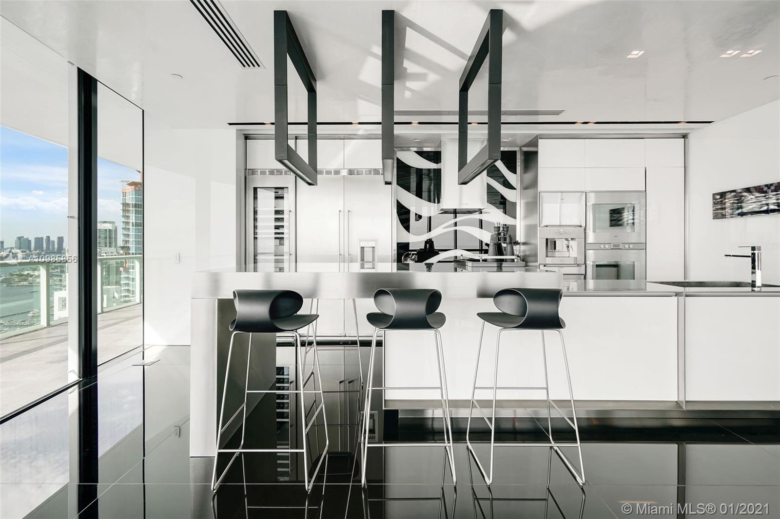 CONTINUUM ON SOUTH BEACH - Residential