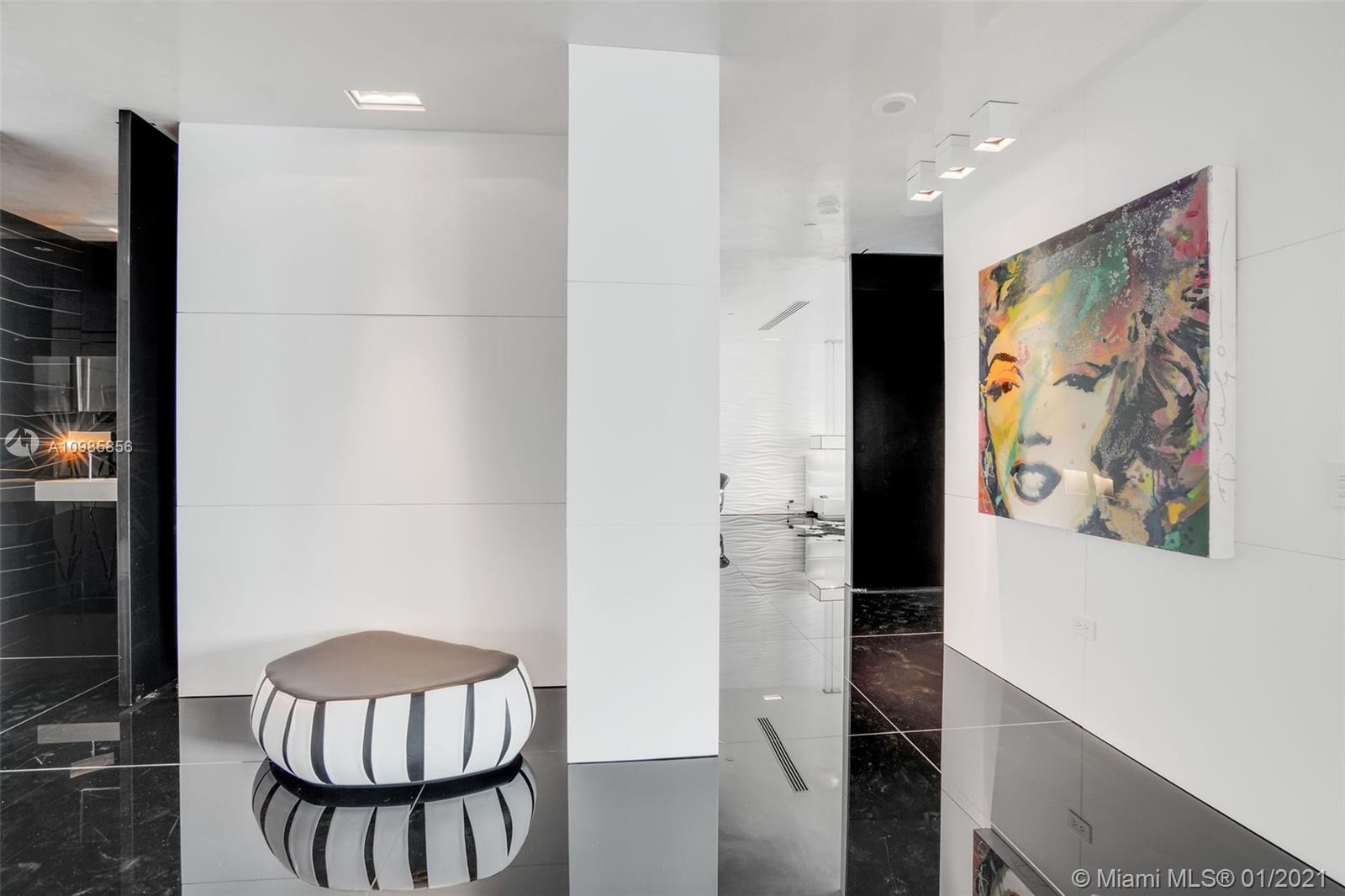 CONTINUUM ON SOUTH BEACH - Residential