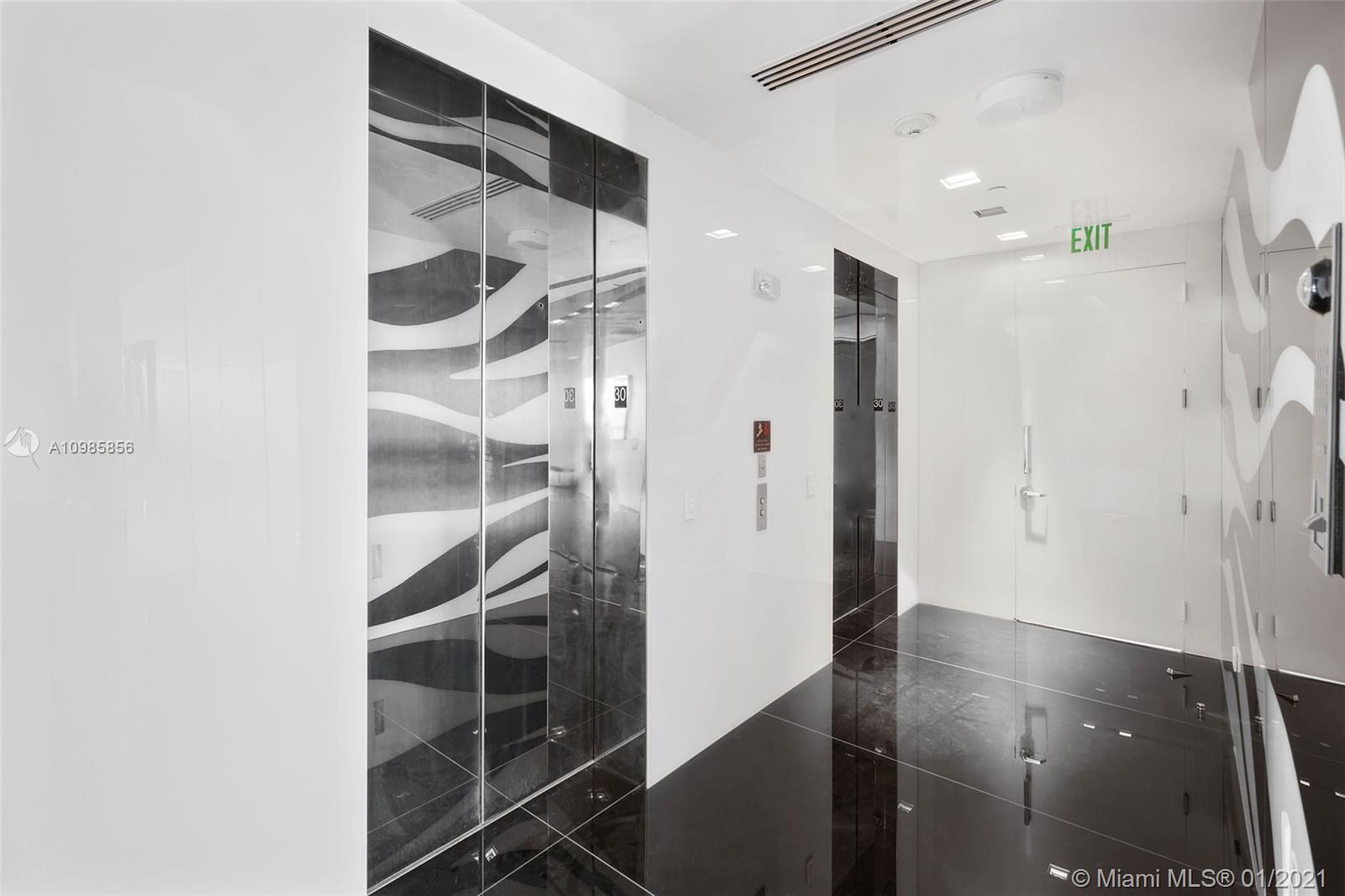 CONTINUUM ON SOUTH BEACH - Residential