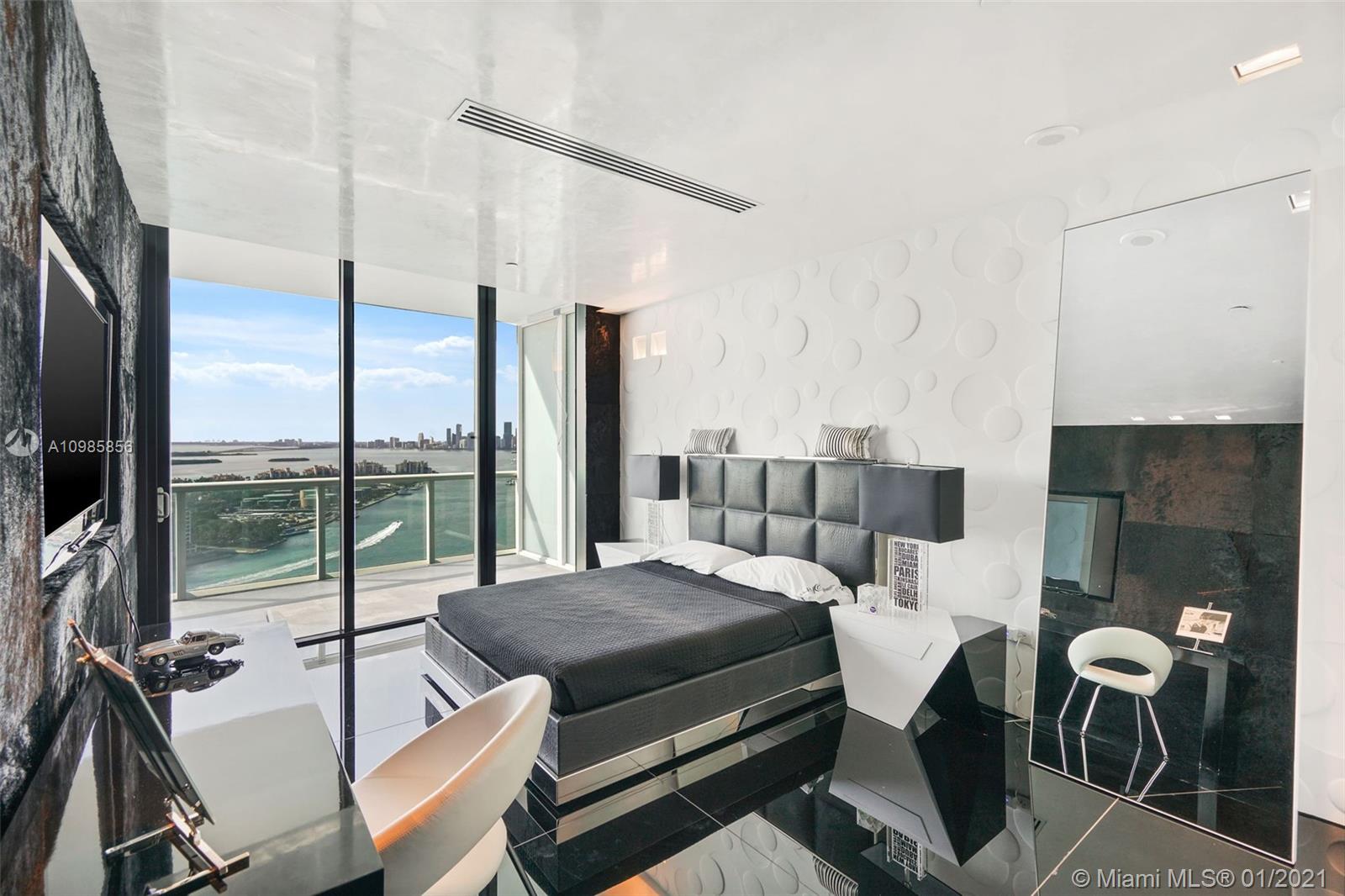 CONTINUUM ON SOUTH BEACH - Residential