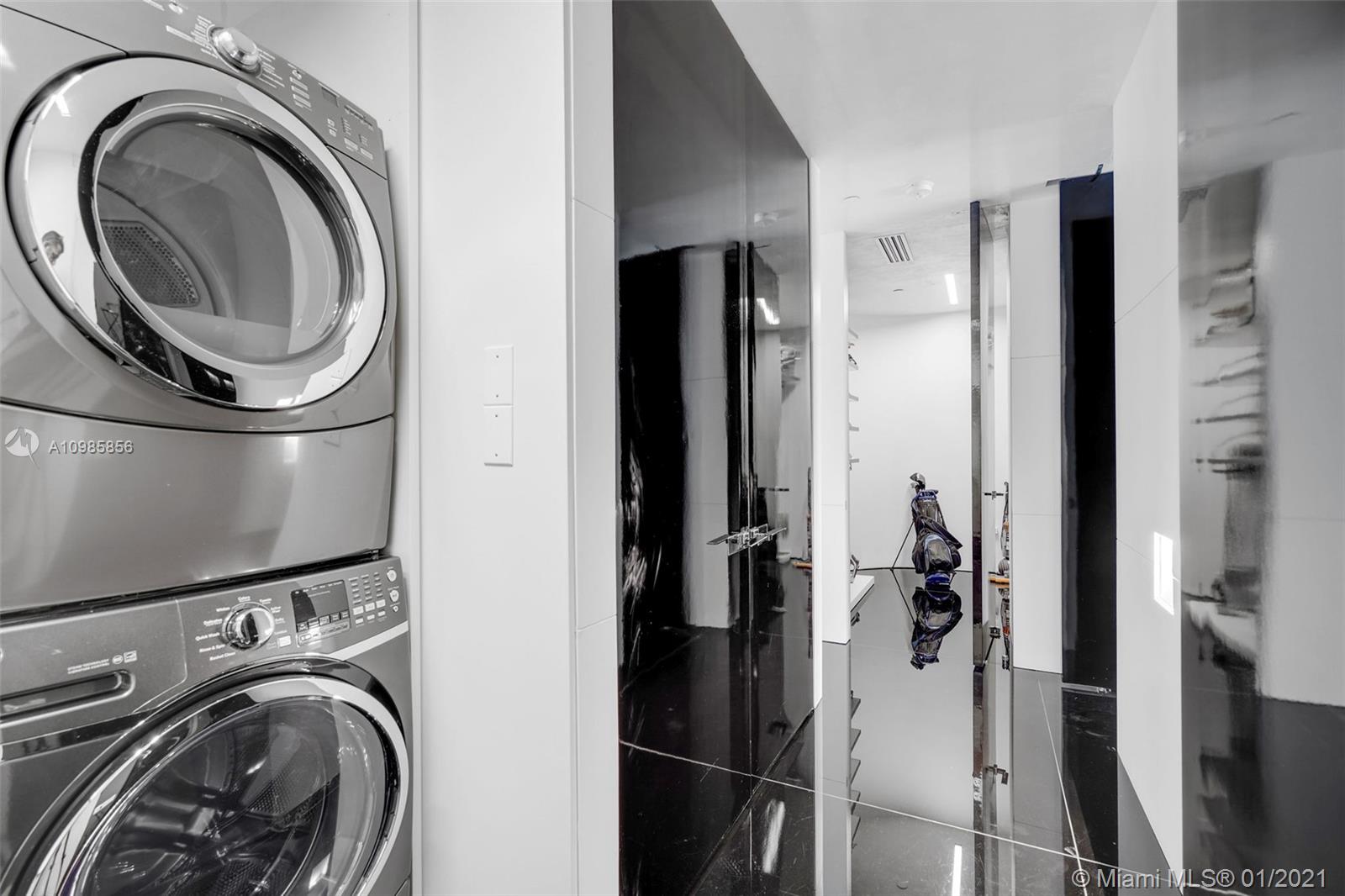 CONTINUUM ON SOUTH BEACH - Residential