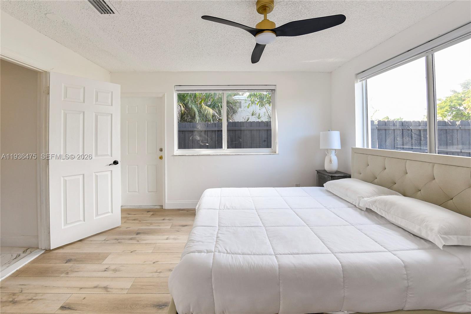 LAUDERDALE MANORS ADD - Residential