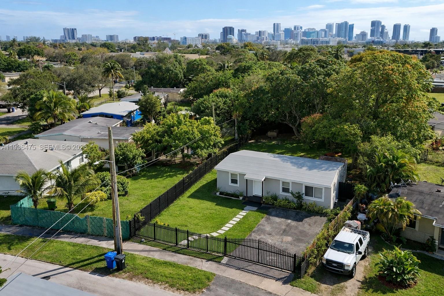 LAUDERDALE MANORS ADD - Residential