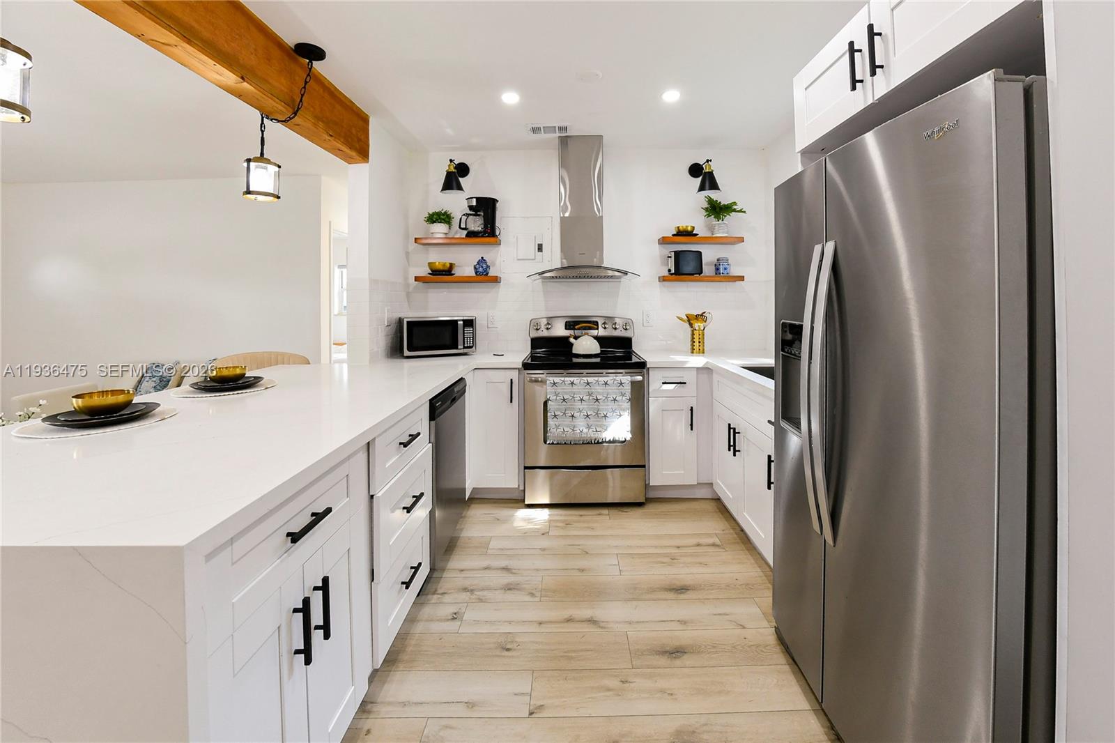 LAUDERDALE MANORS ADD - Residential