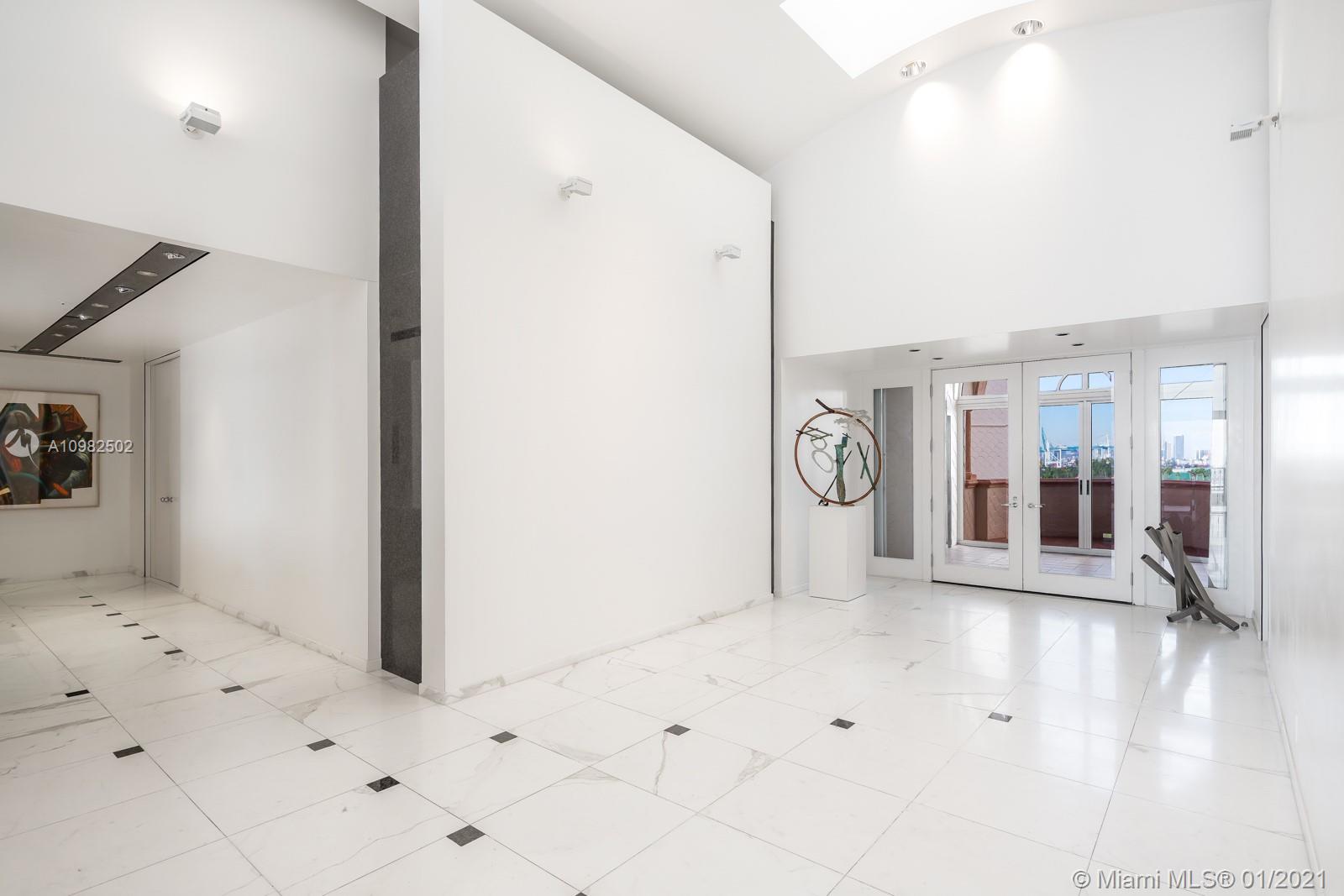 OCEANSIDE FISHER ISL COND - Residential