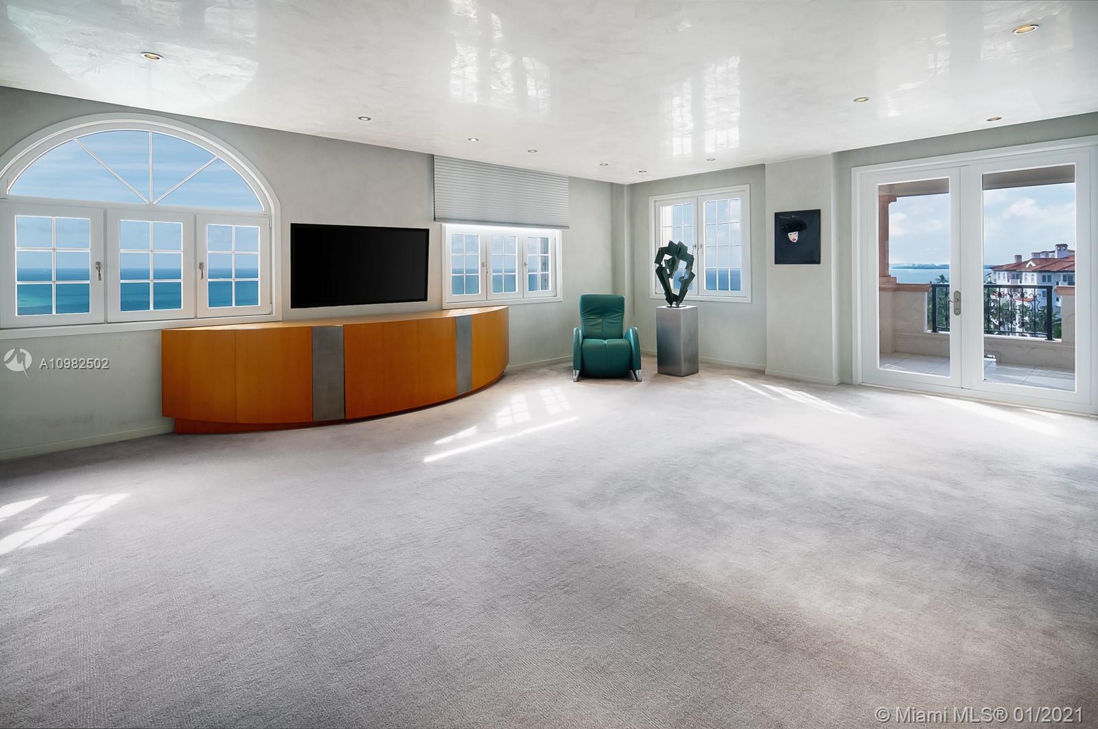 OCEANSIDE FISHER ISL COND - Residential