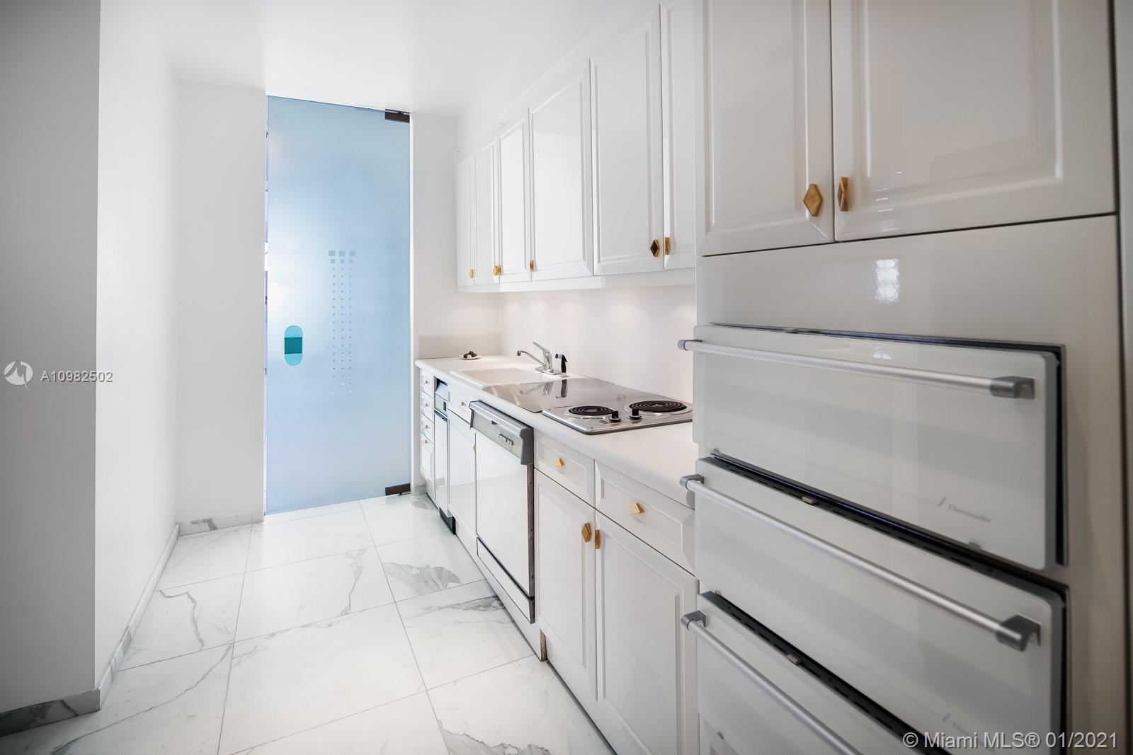 OCEANSIDE FISHER ISL COND - Residential