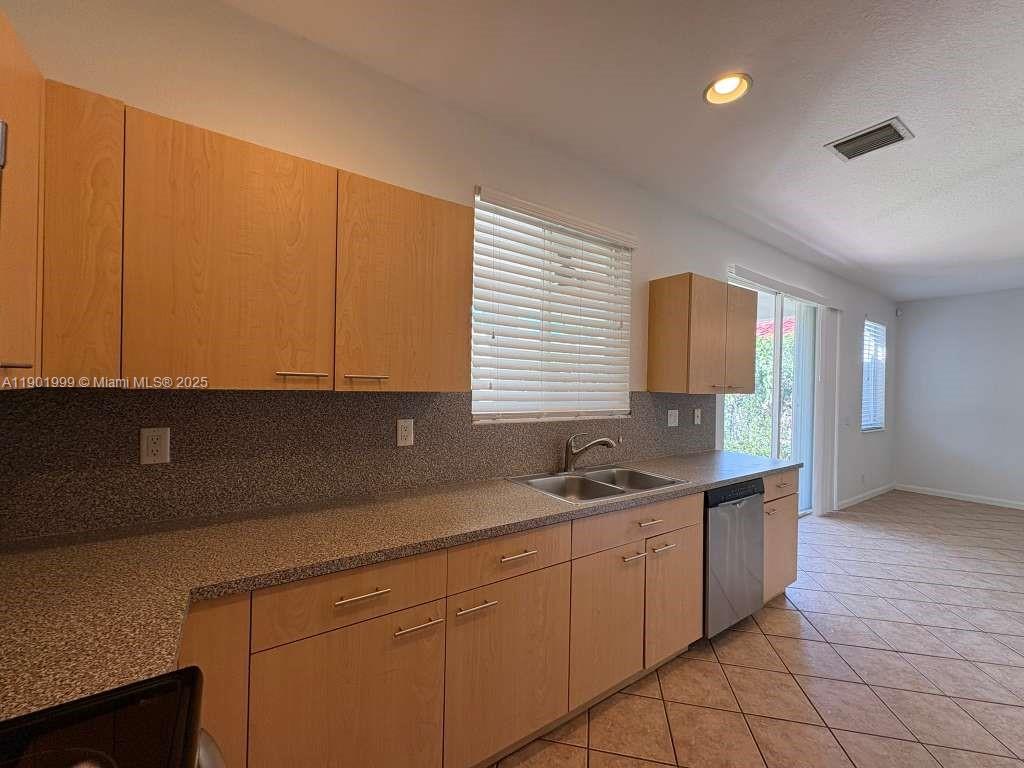 SECTOR 2-PARCELS 12 13 14 - Residential Lease