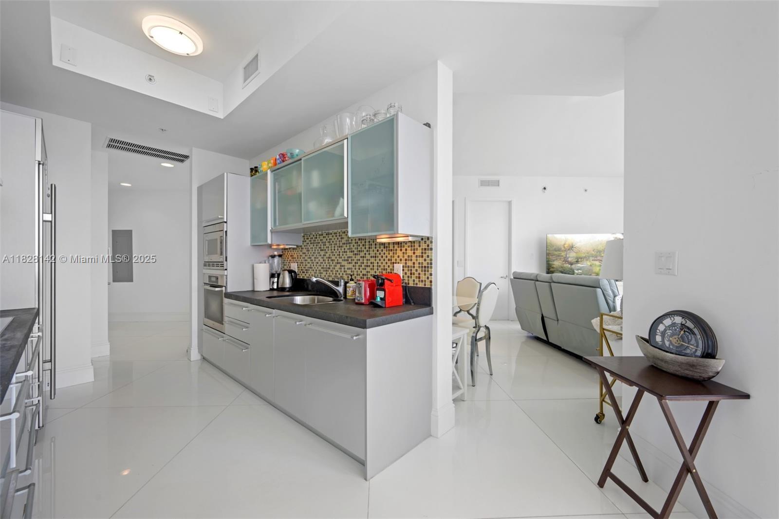 TRUMP ROYALE CONDO - Residential