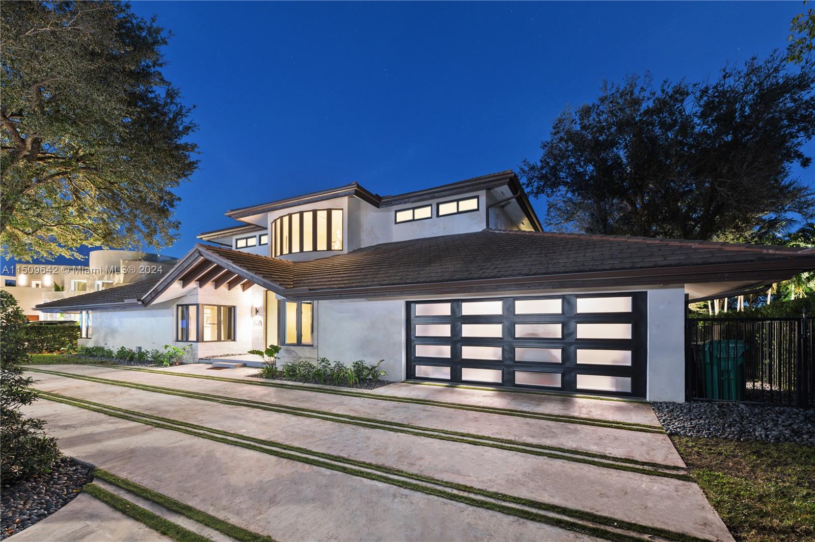 MIAMI LAKES - LOCH LOMOND - Residential