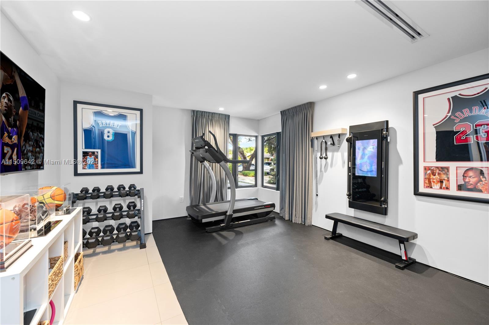 MIAMI LAKES - LOCH LOMOND - Residential