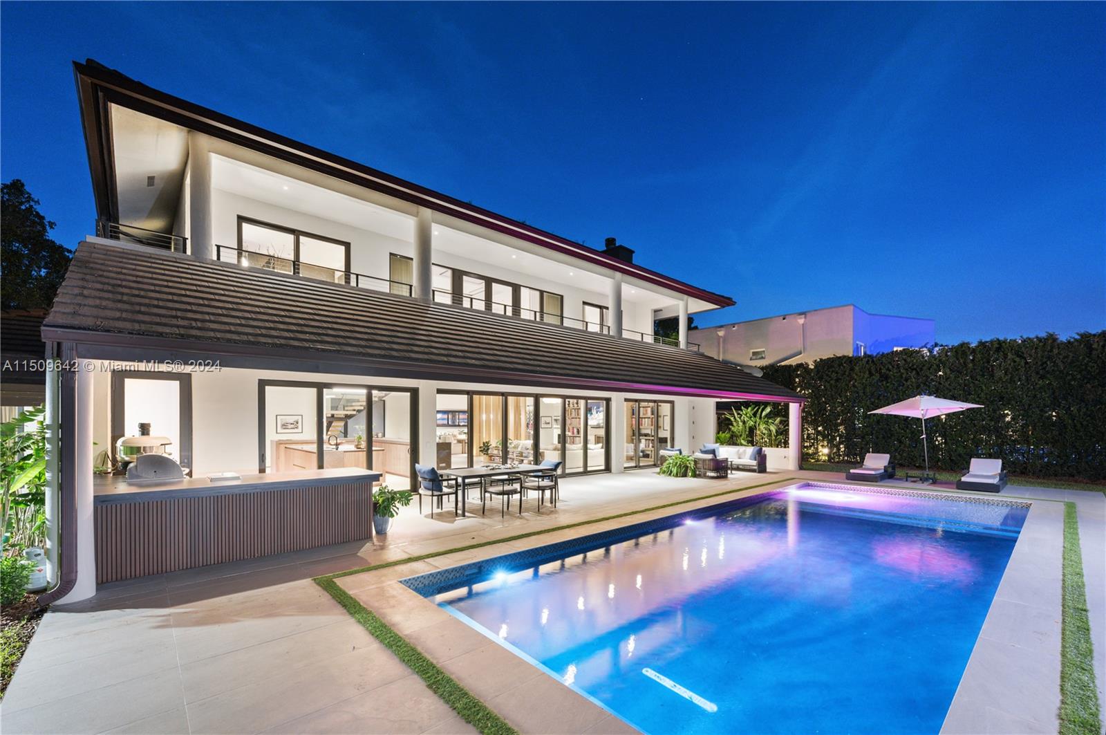 MIAMI LAKES - LOCH LOMOND - Residential