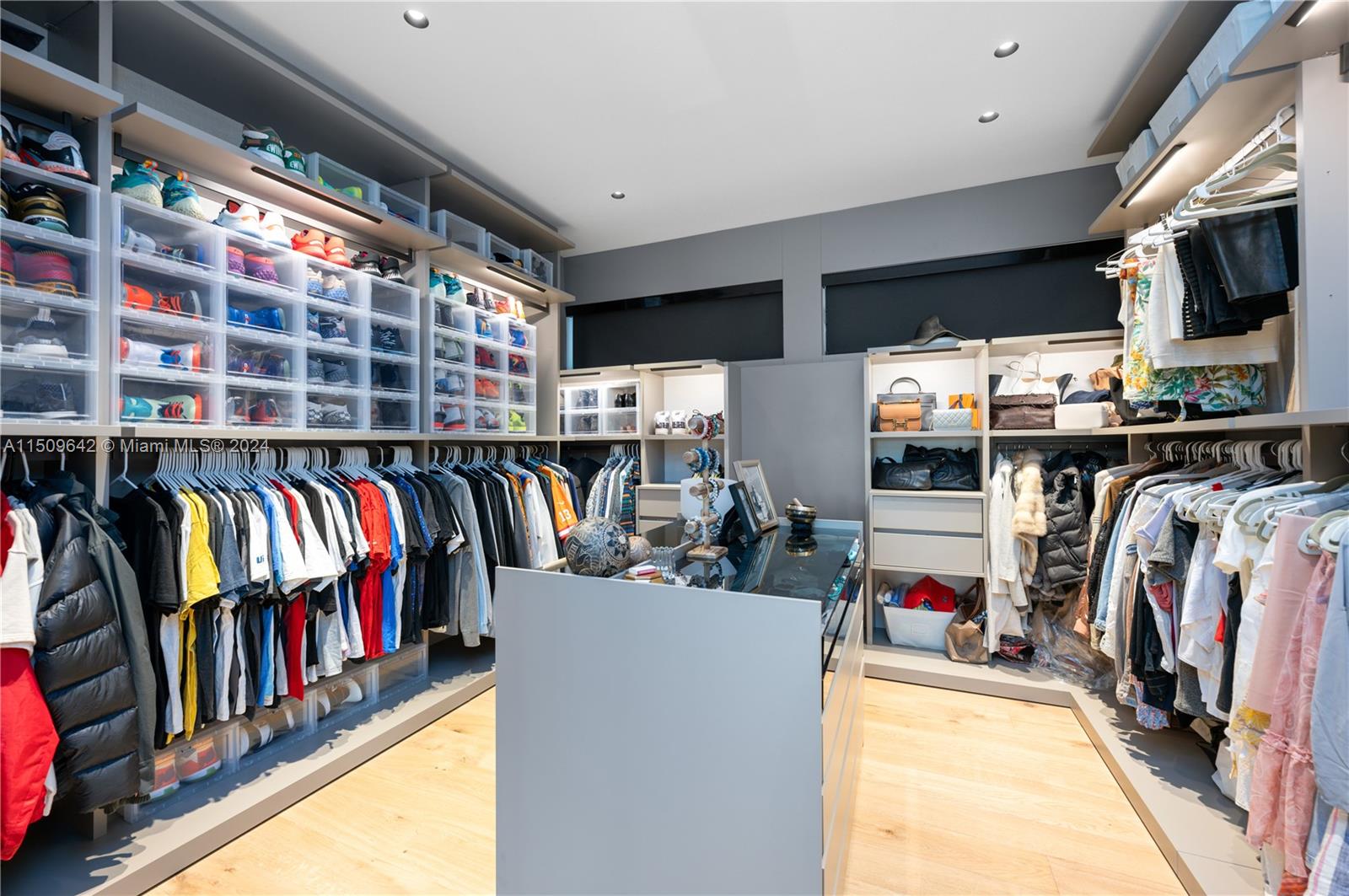 MIAMI LAKES - LOCH LOMOND - Residential