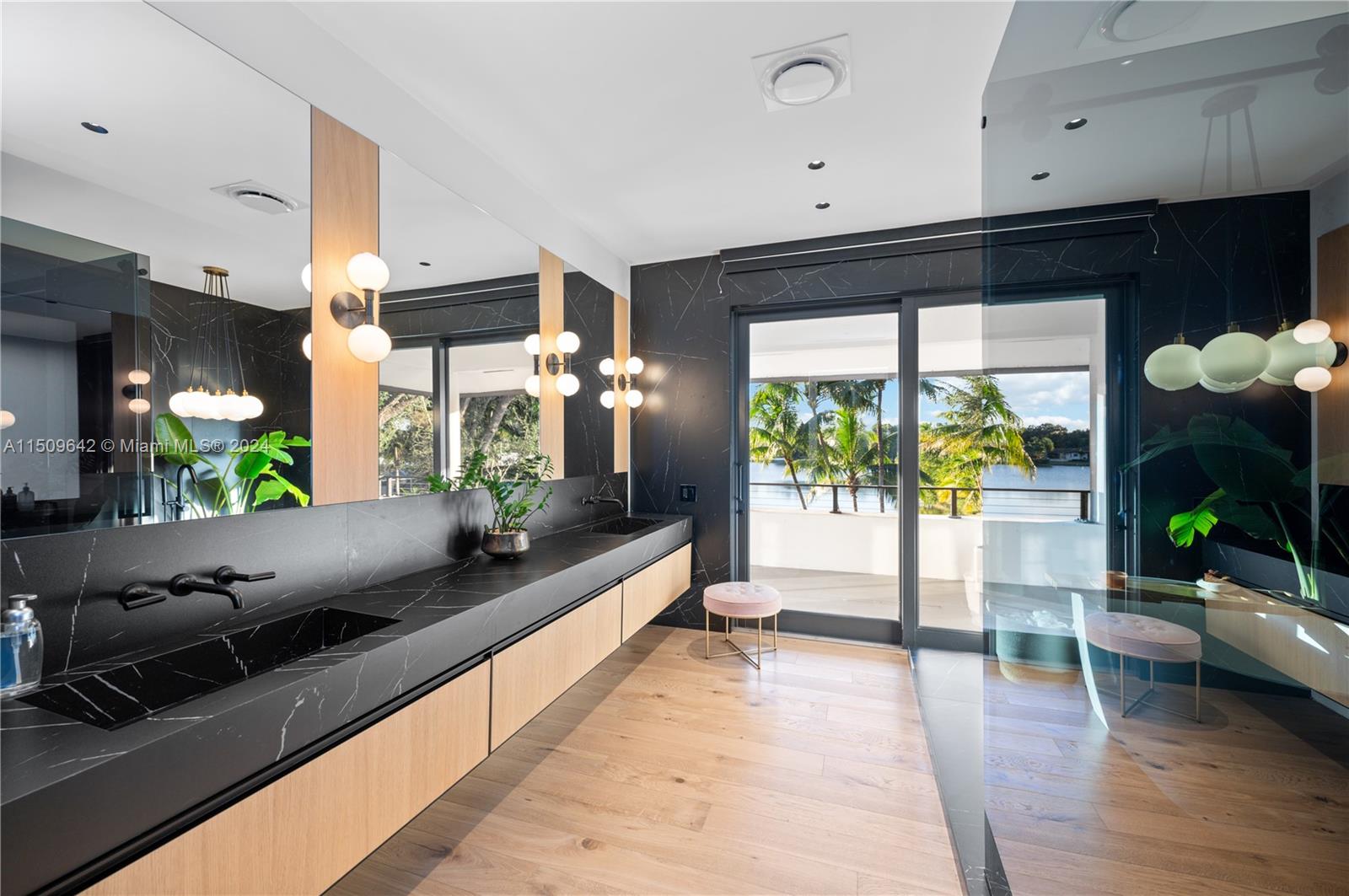 MIAMI LAKES - LOCH LOMOND - Residential