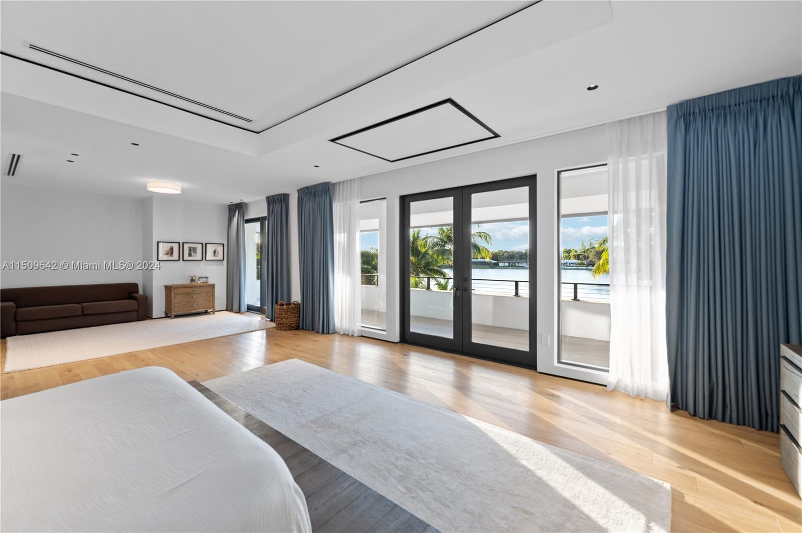 MIAMI LAKES - LOCH LOMOND - Residential