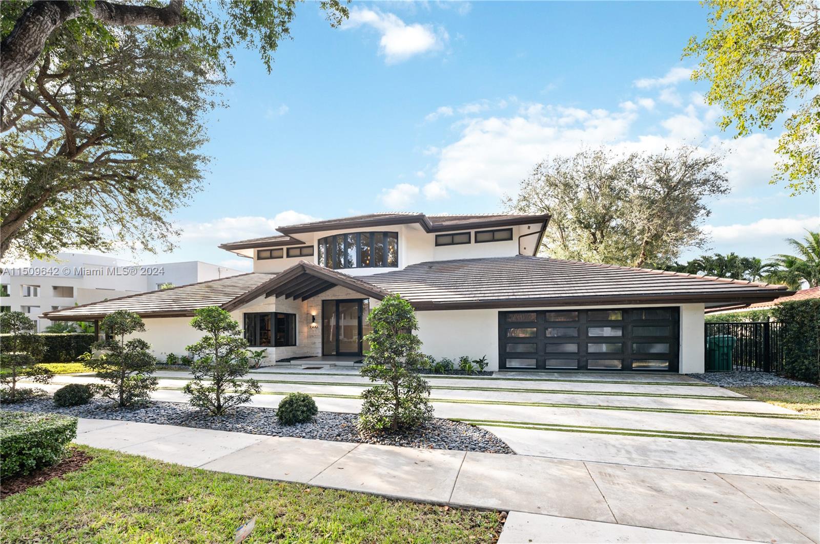 MIAMI LAKES - LOCH LOMOND - Residential