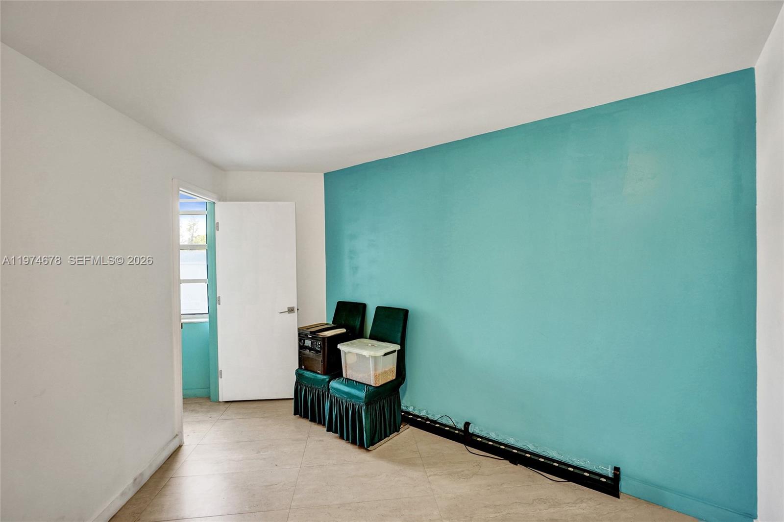 COMMODORE PLAZA CONDO - Residential