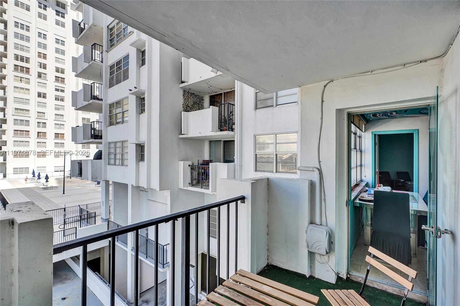 COMMODORE PLAZA CONDO - Residential